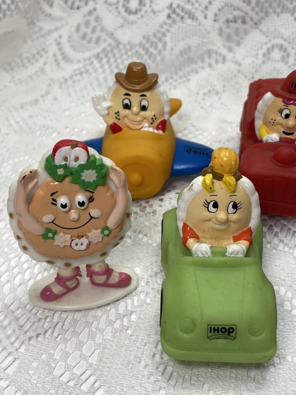 Vintage Lot Of 8 IHOP Restaurant PVC Toy Figures Driving Cars from 1996 - Picture 11 of 16